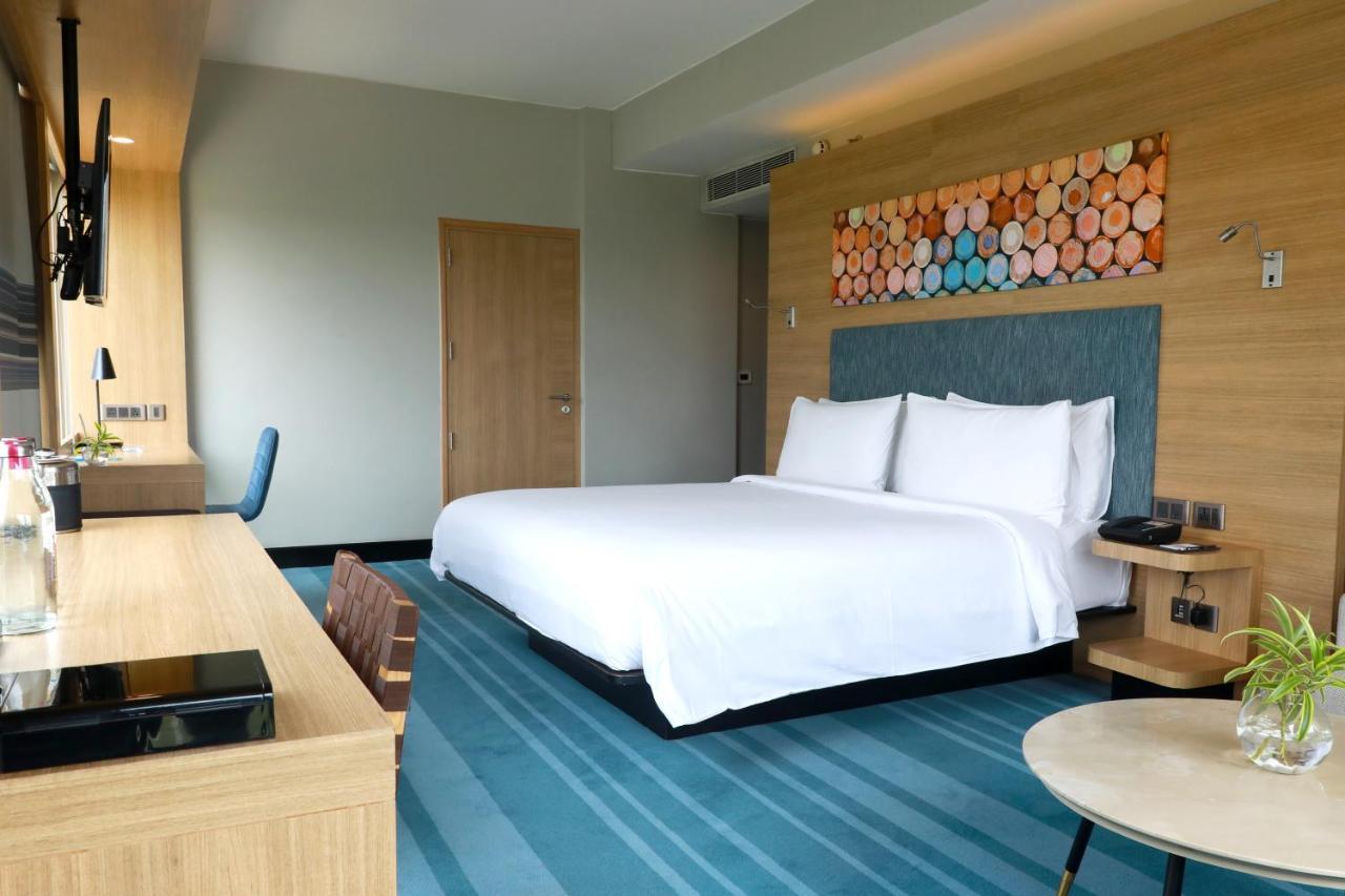 Aloft New Delhi Aerocity Buitenkant foto Deluxe Room