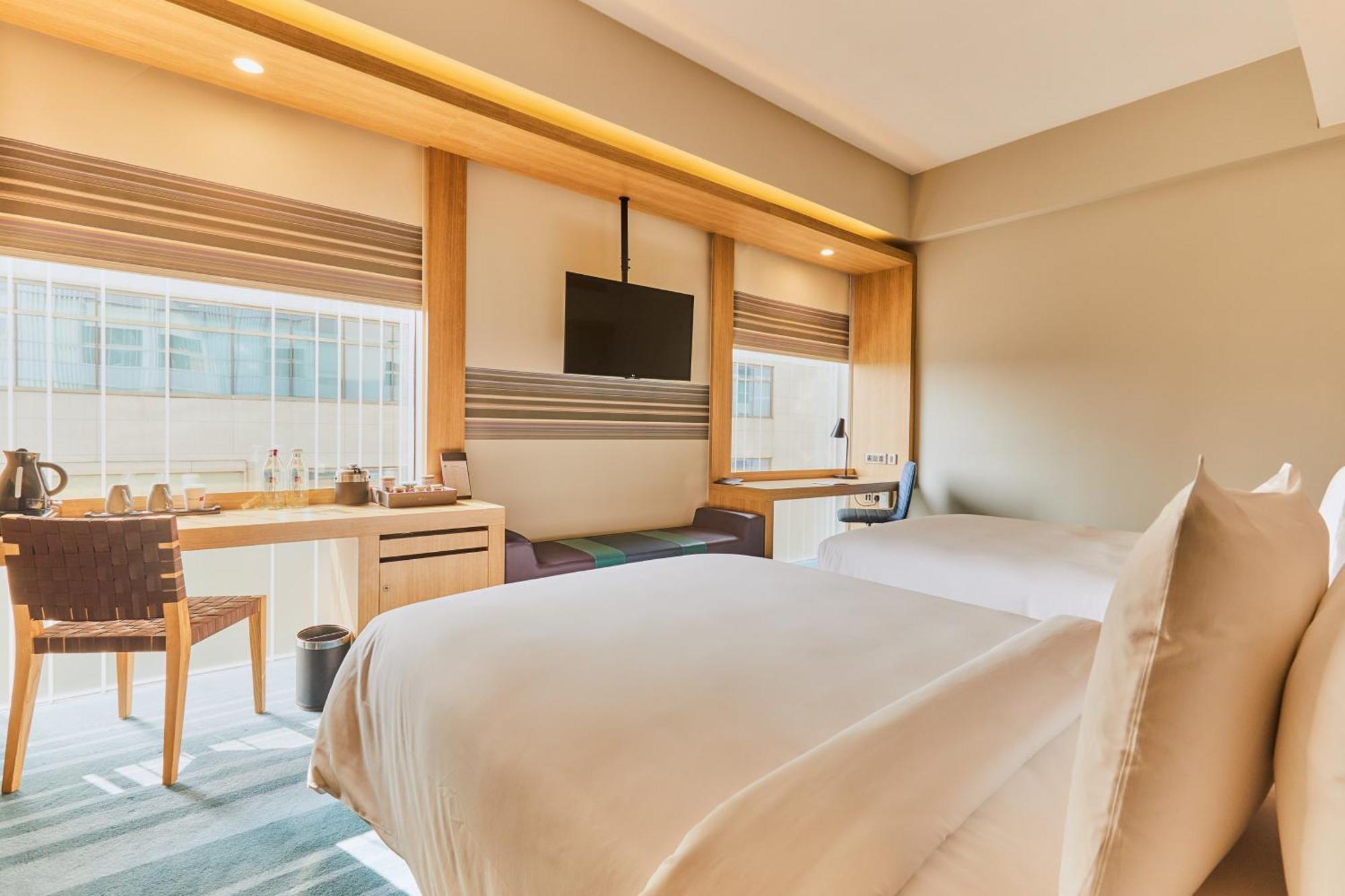 Aloft New Delhi Aerocity Buitenkant foto Deluxe Room
