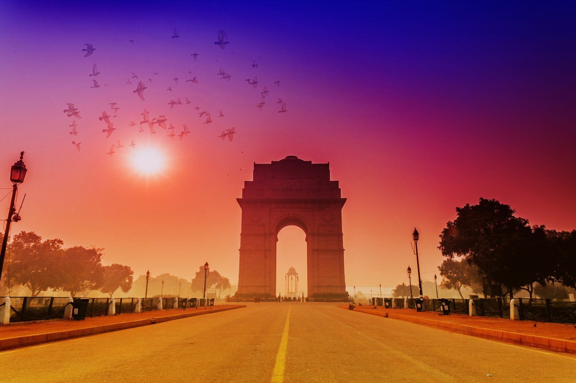 Aloft New Delhi Aerocity Buitenkant foto India Gate at sunset